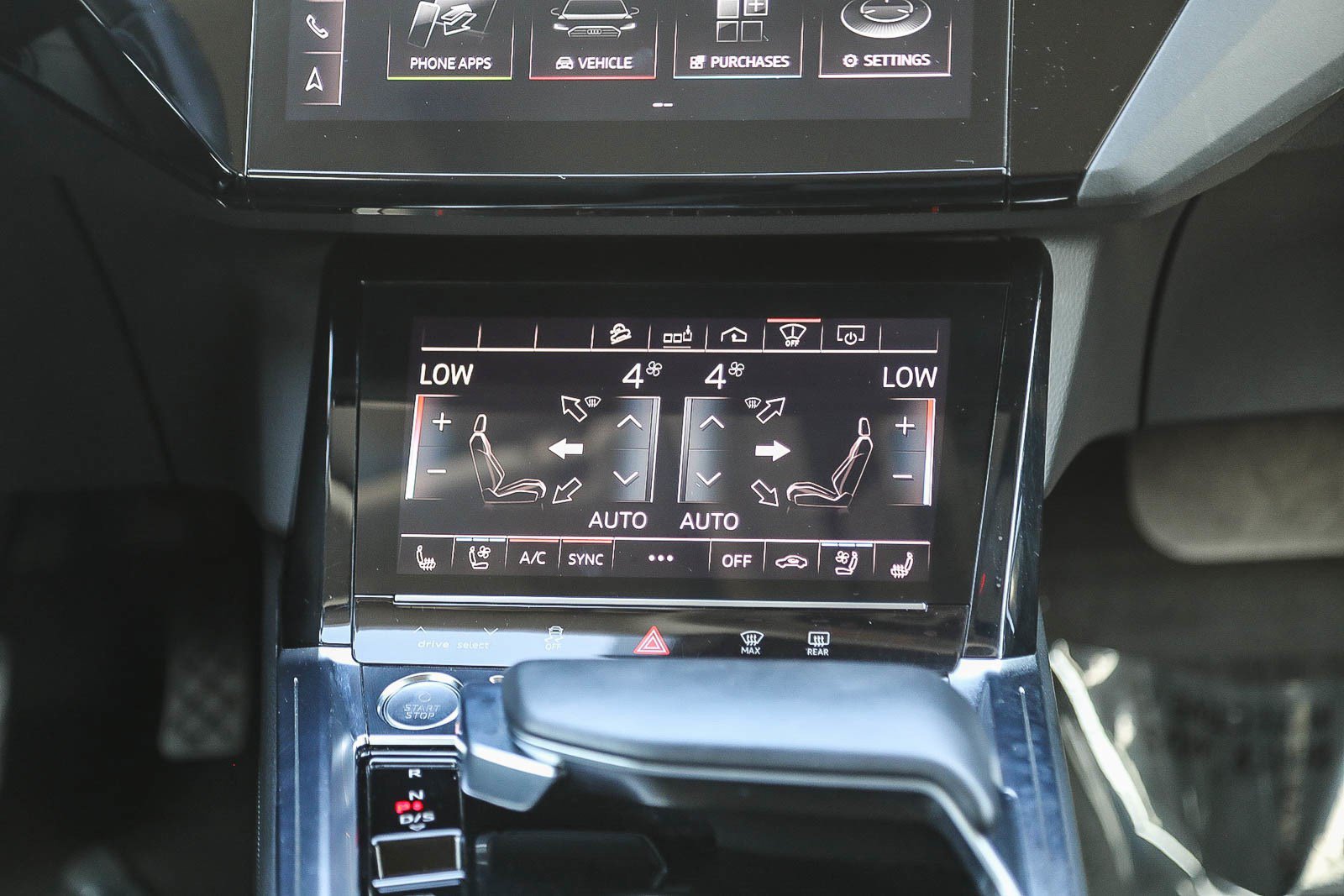 Used 2019 Audi e-tron Prestige w/ Prestige Package AWD/4WD image 14