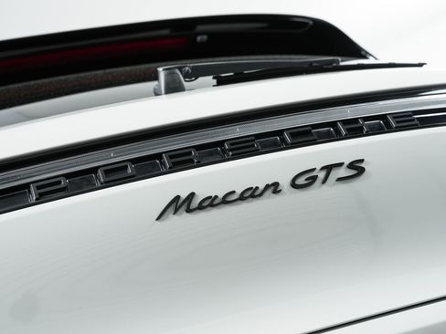 Used 2022 Porsche Macan GTS image 16