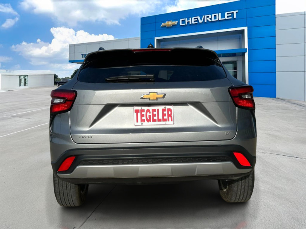 Used 2026 Chevrolet Trax LT FWD image 6