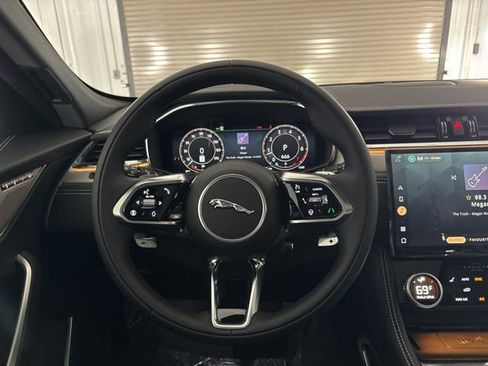 Used 2025 Jaguar F-PACE R-Dynamic S image 24