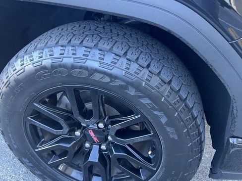 Used 2024 GMC Sierra 1500 Elevation w/ X31 Off-Road Package image 9