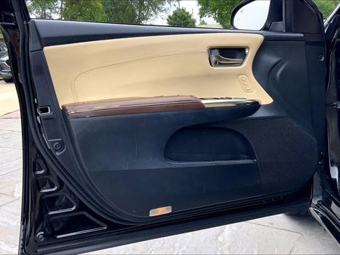Used 2014 Toyota Avalon XLE Touring FWD image 22