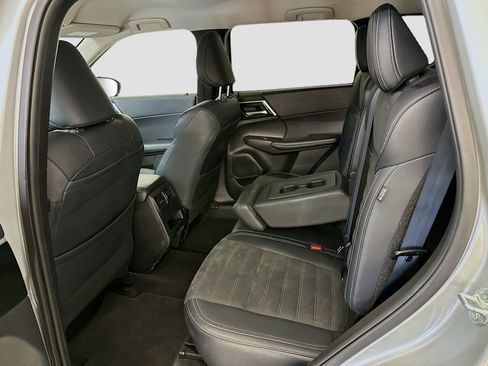 Used 2024 Mitsubishi Outlander SE Black Edition image 29