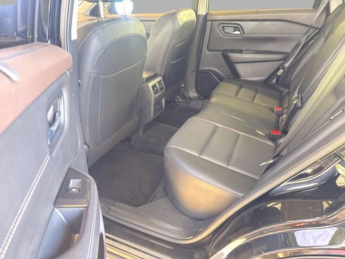 Used 2023 Nissan Rogue SV w/ SV Premium B Package AWD/4WD image 9