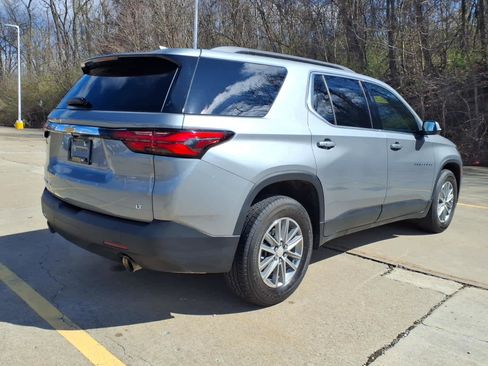 Used 2023 Chevrolet Traverse LT w/ LPO, Cargo Package image 4