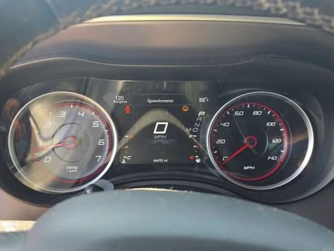 Used 2022 Dodge Charger SXT w/ Leather Interior Group RWD image 13