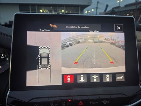 Used 2024 Jeep Compass Latitude w/ Sun and Sound Group image 21