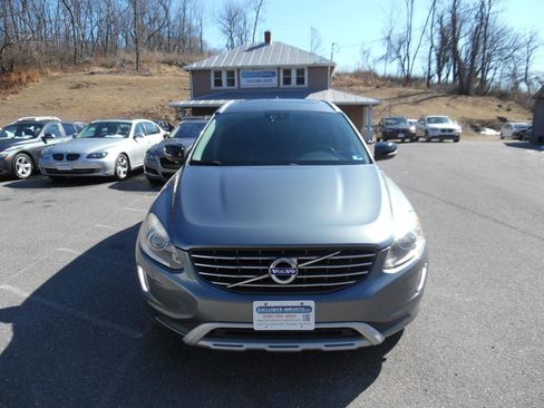 Used 2017 Volvo XC60 T5 Dynamic w/ Preferred Option Package image 7