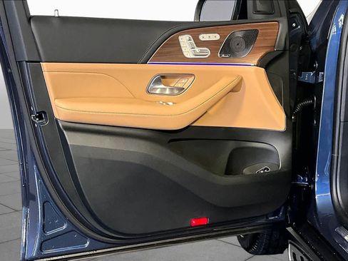 New 2026 Mercedes-Benz GLS 450 4MATIC image 11