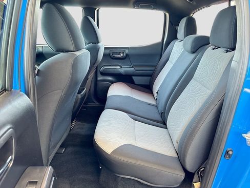 Used 2021 Toyota Tacoma TRD Sport w/ Technology Package image 20