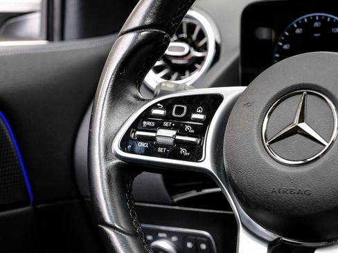 Used 2023 Mercedes-Benz GLA 250 w/ Premium Package image 21