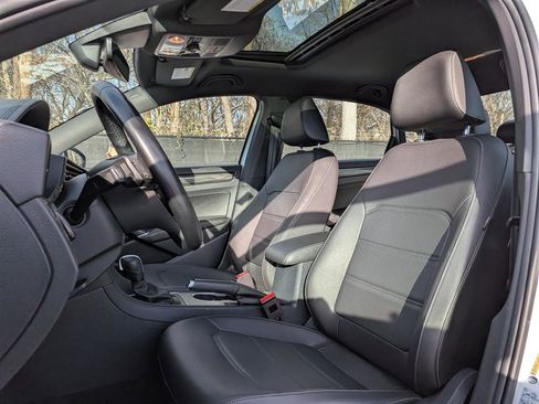 Used 2021 Volkswagen Passat 2.0T R-Line image 24