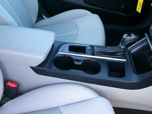 Used 2017 Hyundai Sonata SE w/ Winter Weather Package image 27