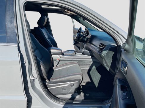 Used 2024 Dodge Durango GT image 31