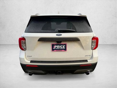 Used 2022 Ford Explorer XLT w/ Equipment Group 202A image 5
