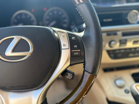 Used 2015 Lexus ES 350 w/ Premium Package FWD image 18