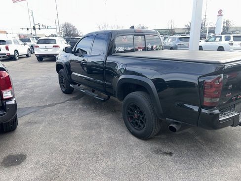 Used 2019 Toyota Tacoma SR image 2