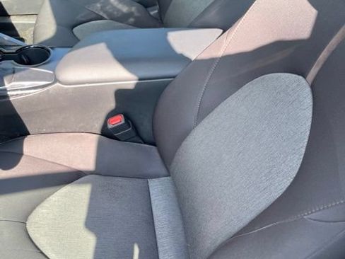Used 2019 Toyota Camry LE FWD image 27