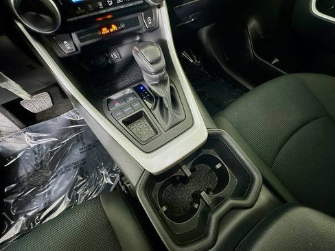 Used 2024 Toyota RAV4 LE image 21