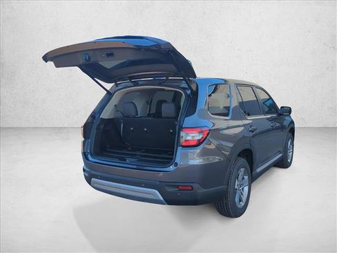 New 2025 Honda Pilot EX-L image 2