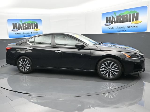 Used 2025 Nissan Altima 2.5 SV FWD image 7