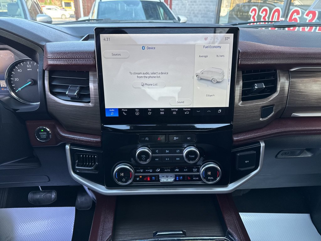 Used 2024 Ford Expedition Limited AWD/4WD image 7