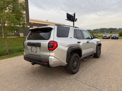 Used 2025 Toyota 4Runner SR5 AWD/4WD image 14