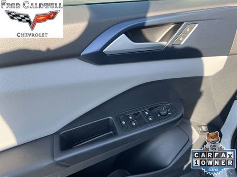 Used 2023 Volkswagen Taos SE AWD/4WD image 29