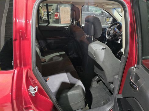 Used 2013 Jeep Compass Sport image 29