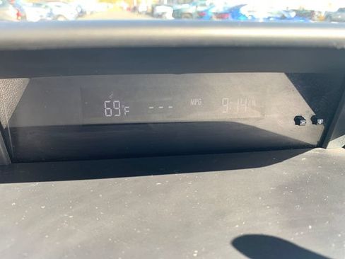 Used 2019 Subaru Crosstrek 2.0i Premium w/ Eyesight System AWD/4WD image 12