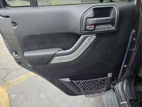 Used 2016 Jeep Wrangler Unlimited Sahara w/ Connectivity Group image 23