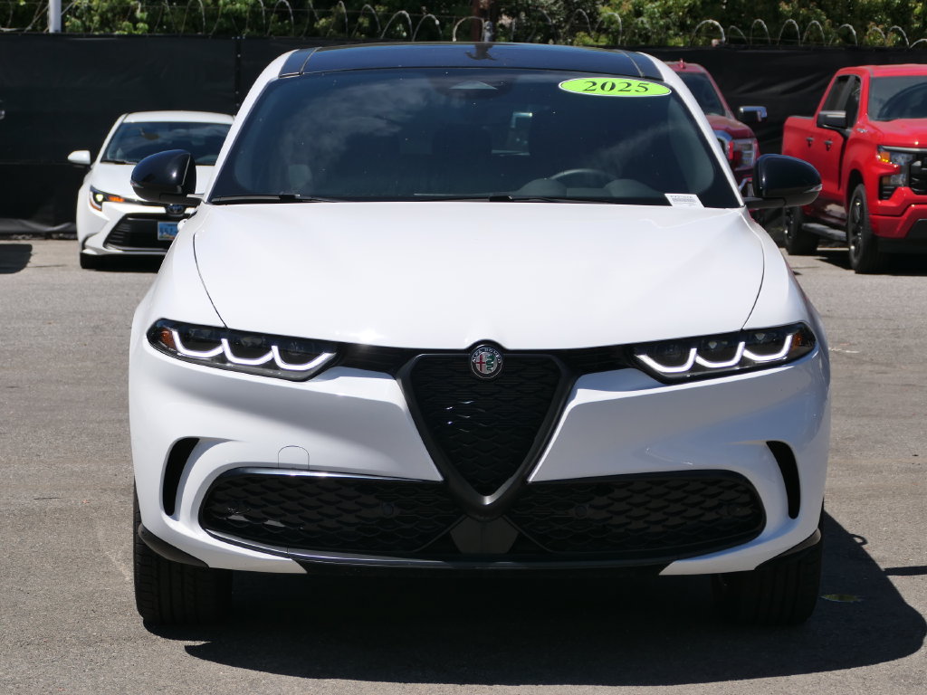 Used 2025 Alfa Romeo Tonale AWD/4WD image 5