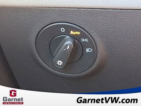 Certified 2022 Volkswagen Taos SE image 25