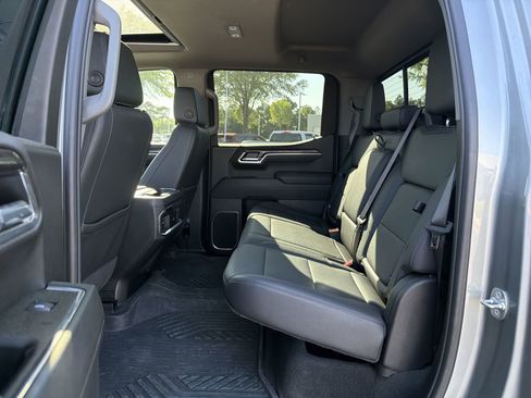 Used 2025 Chevrolet Silverado 1500 LTZ w/ LTZ Premium Package image 31