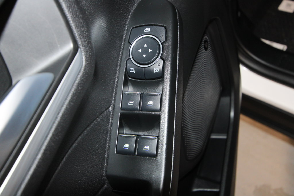 Used 2026 Ford Escape SE w/ PHEV Premium Package FWD image 6