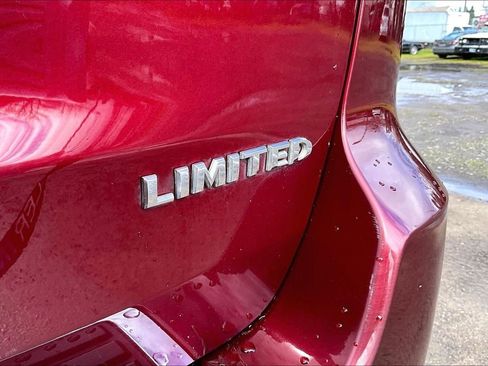 Used 2022 Jeep Grand Cherokee Limited image 11