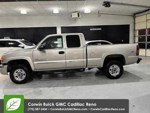 Used 2004 GMC Sierra 2500 SLT w/ Heavy-Duty Power Package AWD/4WD image 5