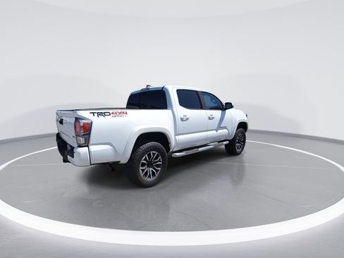 Used 2021 Toyota Tacoma TRD Sport w/ Technology Package AWD/4WD image 8