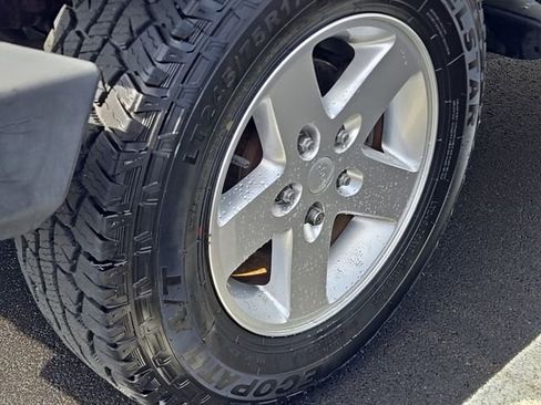 Used 2015 Jeep Wrangler Sport w/ Quick Order Package 24S AWD/4WD image 15