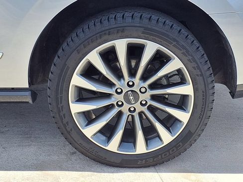 Used 2020 Lincoln Navigator Reserve AWD/4WD image 28