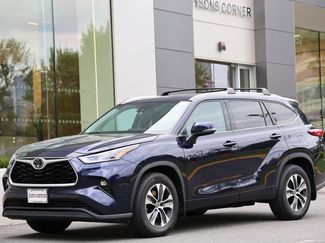 Used 2021 Toyota Highlander XLE AWD/4WD video 1