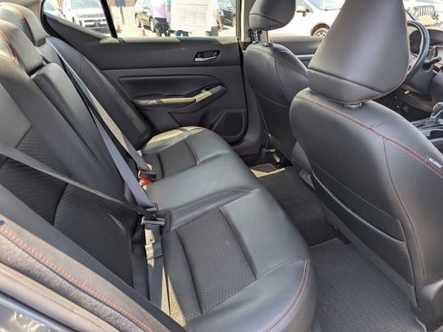 Used 2024 Nissan Altima 2.5 SR FWD image 31