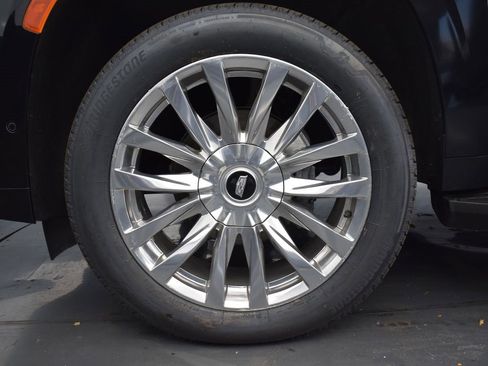 Used 2021 Cadillac Escalade Premium Luxury image 8