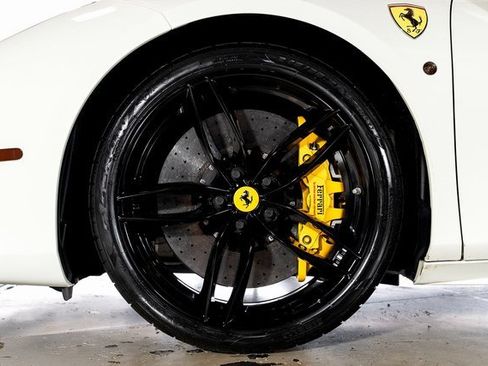 Used 2019 Ferrari 488 Spider image 17