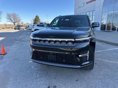 New 2026 Jeep Grand Wagoneer Summit w/ Rear Seat Video Group I image 10