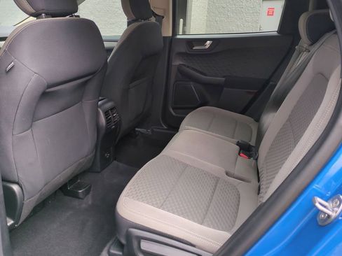 Used 2020 Ford Escape SE image 14