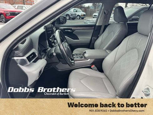 Used 2021 Toyota Highlander Platinum image 9