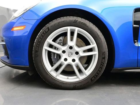Certified 2017 Porsche Panamera 4 AWD/4WD image 6