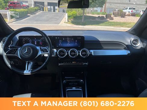 Used 2025 Mercedes-Benz GLB 250 4MATIC image 12
