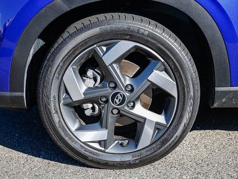 Certified 2024 Hyundai Venue Limited image 11